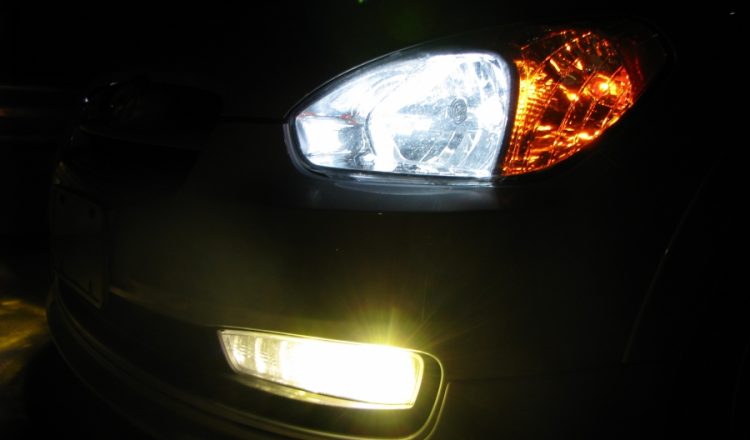 Kit xenon sur automobile